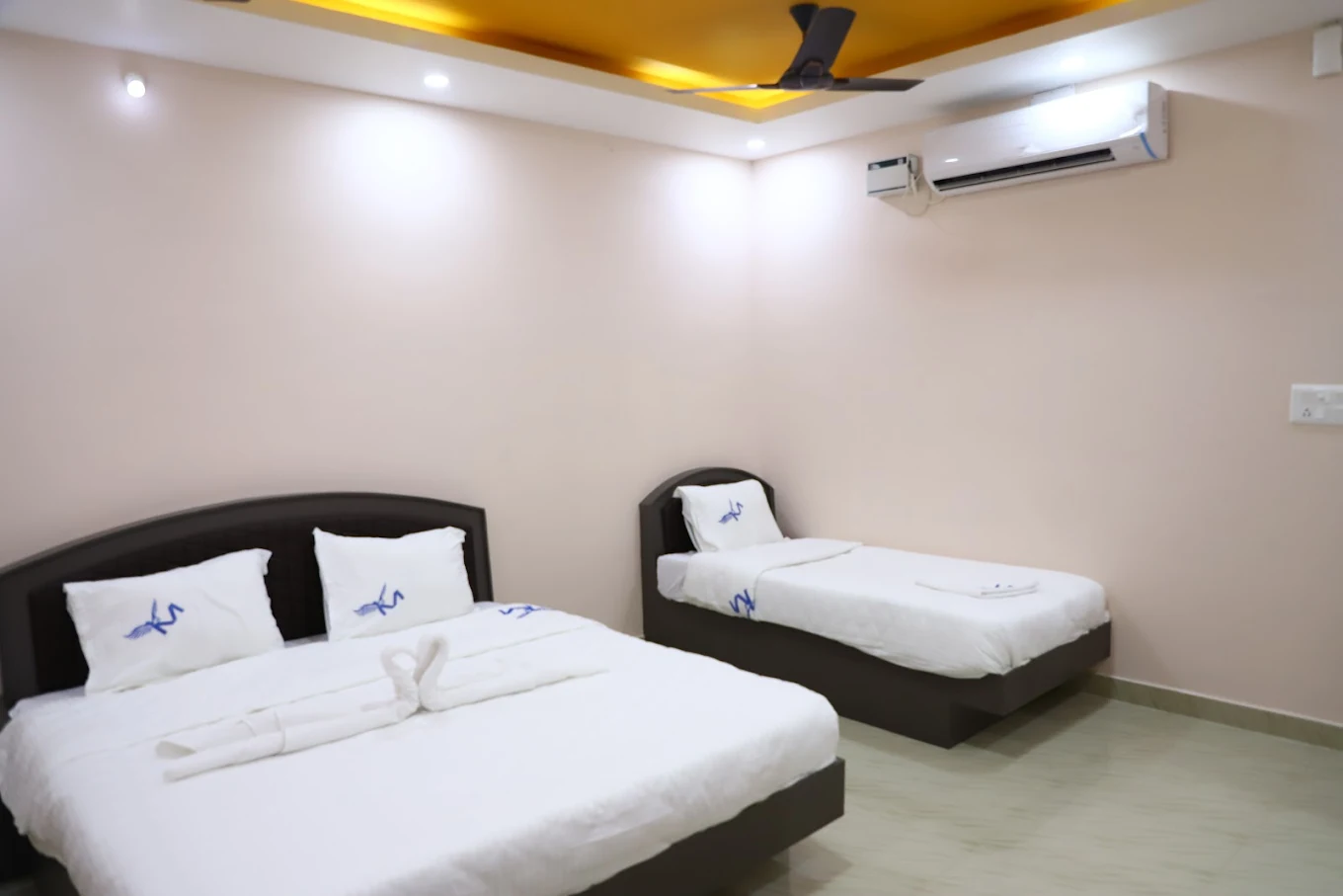 Hotel VKM classic room accommodation in Cuddalore
